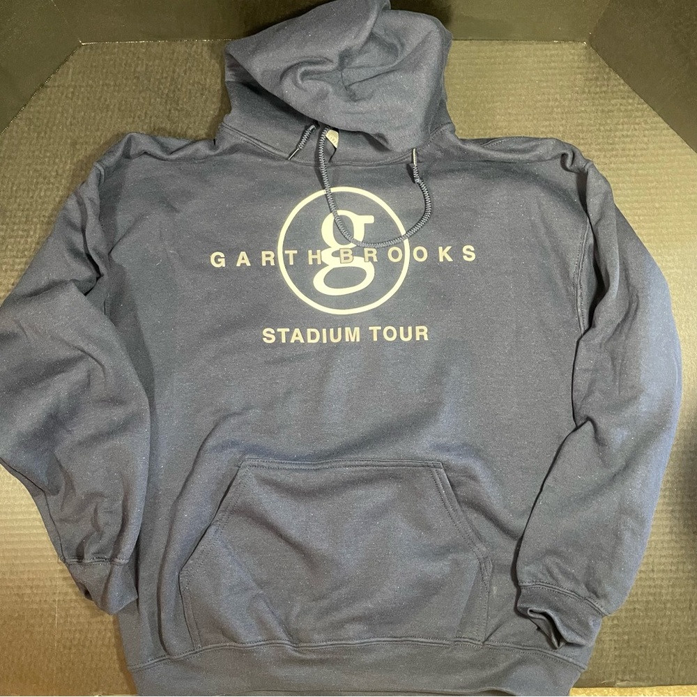 Garth Brooks Stadium Tour Hoodie Mens/Unisex Large BNWOT